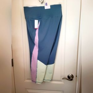 Livi Active Capri leggings